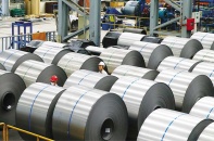 Chặn thép ngoại giá rẻ, giữ thị phần nội địa