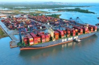 Tránh để “mỏ vàng” đường thủy của TP.HCM bị bỏ phí - Bài 1: Đường bộ khiến đường biển “lép vế”