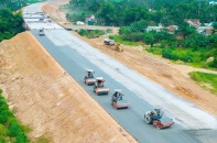 Hạ tầng chiến lược nhìn từ những cao tốc bứt phá miền Trung   