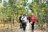 Theo lối “kỳ sơn tú thủy” Tuyết Sơn,  gặp một chùa Hương rất khác