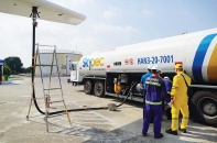 Hãng bay Việt đợi xả “van điều tiết” giữa bão giá dầu Jet A-1