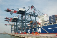 3 nhóm ngành "khấm khá" trên sàn chứng khoán