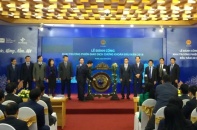 Bộ trưởng tài chính đánh cồng, "mở cửa" phiên giao dịch chứng khoán đầu năm 2018