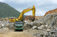 Khoáng sản Dương Hiếu tính "đầu hàng" với dự án Nhà hàng Thuần Việt