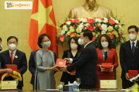 VNDIRECT được vinh danh Top 10 Thương hiệu mạnh ngành ngân hàng và dịch vụ tài chính 
