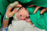 Sinh con mùa dịch, khác thế nào?