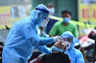 Tin mới nhất về dịch Covid-19 ngày 25/8: Đưa robot vào điều trị bệnh nhân Covid-19 nặng; số ca tại Hà Nội tăng trở lại