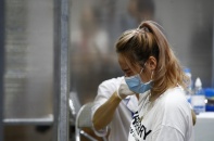 Chưa tiêm vắc-xin Covid-19 cho trẻ dưới 18 tuổi, không phối trộn vắc-xin khi chưa được hướng dẫn