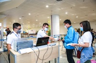 Tin mới về Covid-19 ngày 25/4: Lấy ý kiến về việc điều chỉnh khai báo y tế tại cửa khẩu