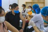 Tin mới về Covid-19 ngày 16/5: TP.HCM chuẩn bị tiêm vắc-xin phòng Covid-19 mũi 4