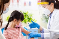 Tin mới về y tế ngày 24/9: Chuẩn bị tiêm vắc-xin Covid-19 cho trẻ dưới 5 tuổi; Bệnh nhi mắc virus Adeno gia tăng