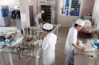 Tin mới về y tế ngày 27/12: Kiểm soát nhiễm khuẩn trong cơ sở khám, chữa bệnh; Cảnh báo tai nạn do pháo nổ tự chế 