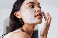 Mỹ phẩm kém chất lượng bị thu hồi: Chị em cẩn trọng khi làm đẹp