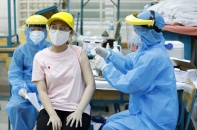 Năm 2023, Việt Nam vẫn tiêm miễn phí vắc-xin phòng Covid-19