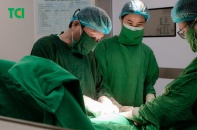 Phẫu thuật thành công cho bệnh nhân mang khối u khổng lồ