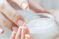 Thu hồi và tiêu hủy hai lô mỹ phẩm vi phạm quy định ghi nhãn và vi sinh vượt chuẩn