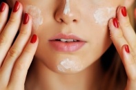 Bộ Y tế yêu cầu rà soát toàn quốc các loại kem chống nắng, kiểm tra chỉ số SPF