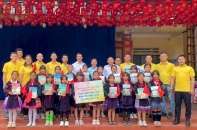 Nhà xuất bản Giáo dục Việt Nam tiếp sức học sinh vùng khó khăn trước thềm năm học mới