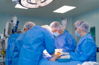 Bệnh nhi 12 tuổi đầu tiên tại Việt Nam được thay khớp háng toàn phần bằng công nghệ in 3D