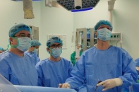 Người cha hiến một phần lá gan cho con gái 20 tuổi