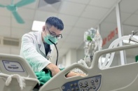 Bệnh nhân suy hô hấp, tổn thương phổi vì cúm