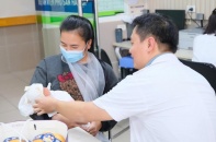 Tin mới y tế ngày 6/1: Chăm sóc y tế chuyên sâu giúp song thai hiếm gặp an toàn chào đời