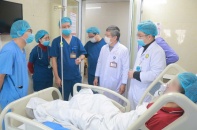 Bệnh viện E kích hoạt báo động đỏ, chạy đua với thời gian cứu bệnh nhân vụ cháy ở Trần Cung