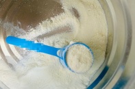 Cảnh báo khẩn loạt sữa trẻ em nghi nhiễm độc tố nguy hiểm