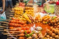 Thức ăn đường phố mất an toàn bị phạt nặng