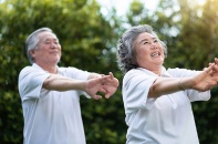 Hồi phục sức khỏe cho người cao tuổi sau nhịp sinh hoạt thất thường ngày Tết