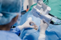 Xu hướng ghép giác mạc lớp chọn lọc bằng laser