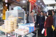 Lễ hội đông đúc, áp lực an toàn thực phẩm tăng cao