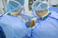 Tin mới y tế ngày 10/4: Dùng mẹo dân gian chữa gout, người đàn ông đối mặt nguy cơ tàn phế