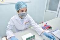 Sốt cao, tức bụng, cảnh báo nhiễm khuẩn huyết