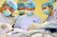 Tin mới y tế ngày 25/5: Phẫu thuật cứu nam sinh 16 tuổi ung thư da tái phát