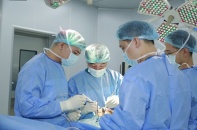 Tin mới y tế ngày 11/7: Thay khớp gối toàn phần giúp người đàn ông tìm lại bước đi sau 14 năm