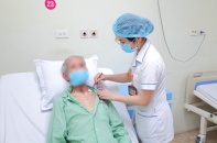 Tin mới y tế ngày 28/7: Cứu cụ ông 75 tuổi mắc ung thư thanh quản dù nhiều bệnh nền