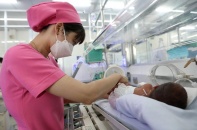 Khuyến khích sinh đủ 2 con trước áp lực mức sinh thấp