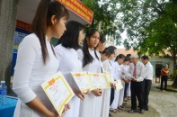 Ngày khai giảng, học bổng Swing for the Kids đến với học sinh huyện Quế Sơn (Quảng Nam) 