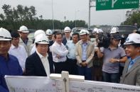 Kiểm tra tuyến cao tốc Đà Nẵng-Quảng Ngãi-Phó Thủ tướng Trịnh Đình Dũng:  Tập trung nhân lực, thiết bị thi công đúng tiến độ, chất lượng