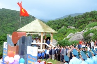 Phú Yên: Chào cờ năm mới, đón du khách đầu tiên tại mũi Đại Lãnh