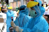 Chuyên gia nước ngoài đến Quảng Ngãi: Xét nghiệm covid19 7 lần dương tính, 2 lần âm tính