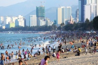 Khánh Hoà: Kiên quyết xử lý tình trạng ăn nhậu tại công viên, bãi biển