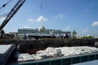 Sức ép lớn trong tiêu thụ xi măng năm 2016 