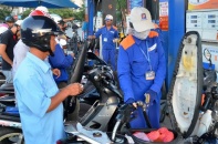 Nhập khẩu gần 12 triệu tấn xăng dầu trong năm 2016