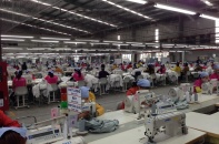 Dệt may châu Á điêu đứng vì xuất khẩu sụt giảm, thiếu việc làm