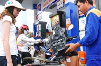 Giá xăng dầu đồng loạt tăng mạnh, xăng RON vượt 31.500 đồng/lít 