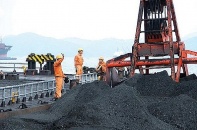 Nhập khẩu than đá tăng cao phục vụ các nhà máy nhiệt điện