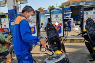 Lần đầu tiên giá bán lẻ dầu diesel, dầu hoả đã vượt giá xăng