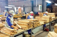 Thiếu vắng đơn hàng xuất khẩu, hoạt động thương mại đang chậm lại